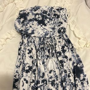 What a fun maxi dress for spring!